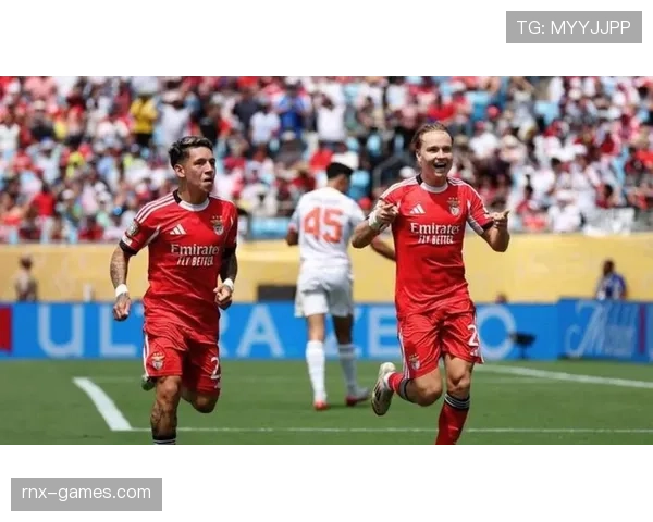 拜仁高压逼抢战术再显神威，对手防线屡遭破绽