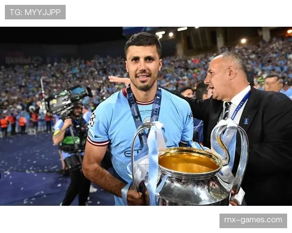 帕利尼亚与罗德里：防守型和控场型后腰的战术差异分析